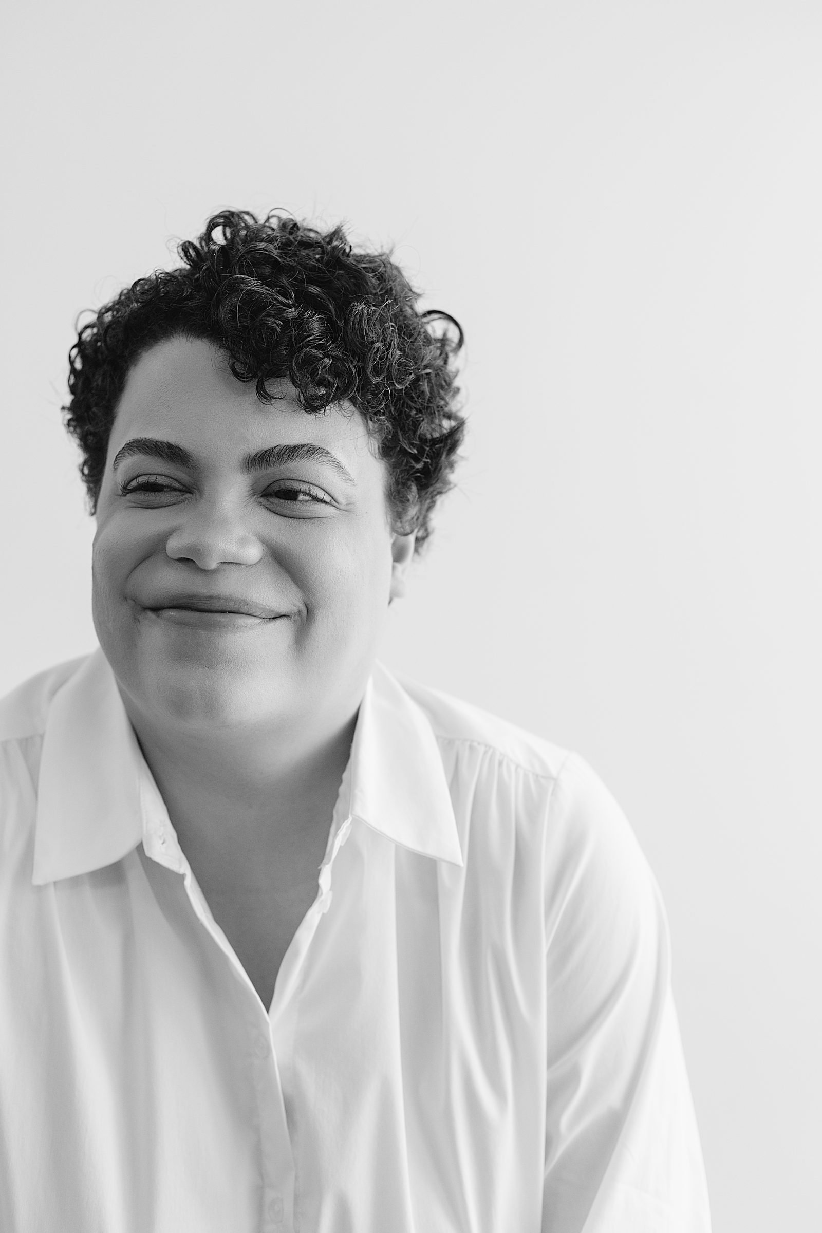 Ensaio de posicionamento de marca — retrato em estúdio